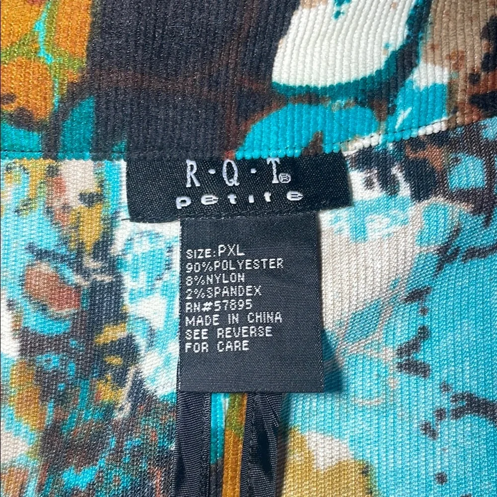 ❄️3/$15❄️Colorful Abstract Pattern Jacket - Picture 9 of 11